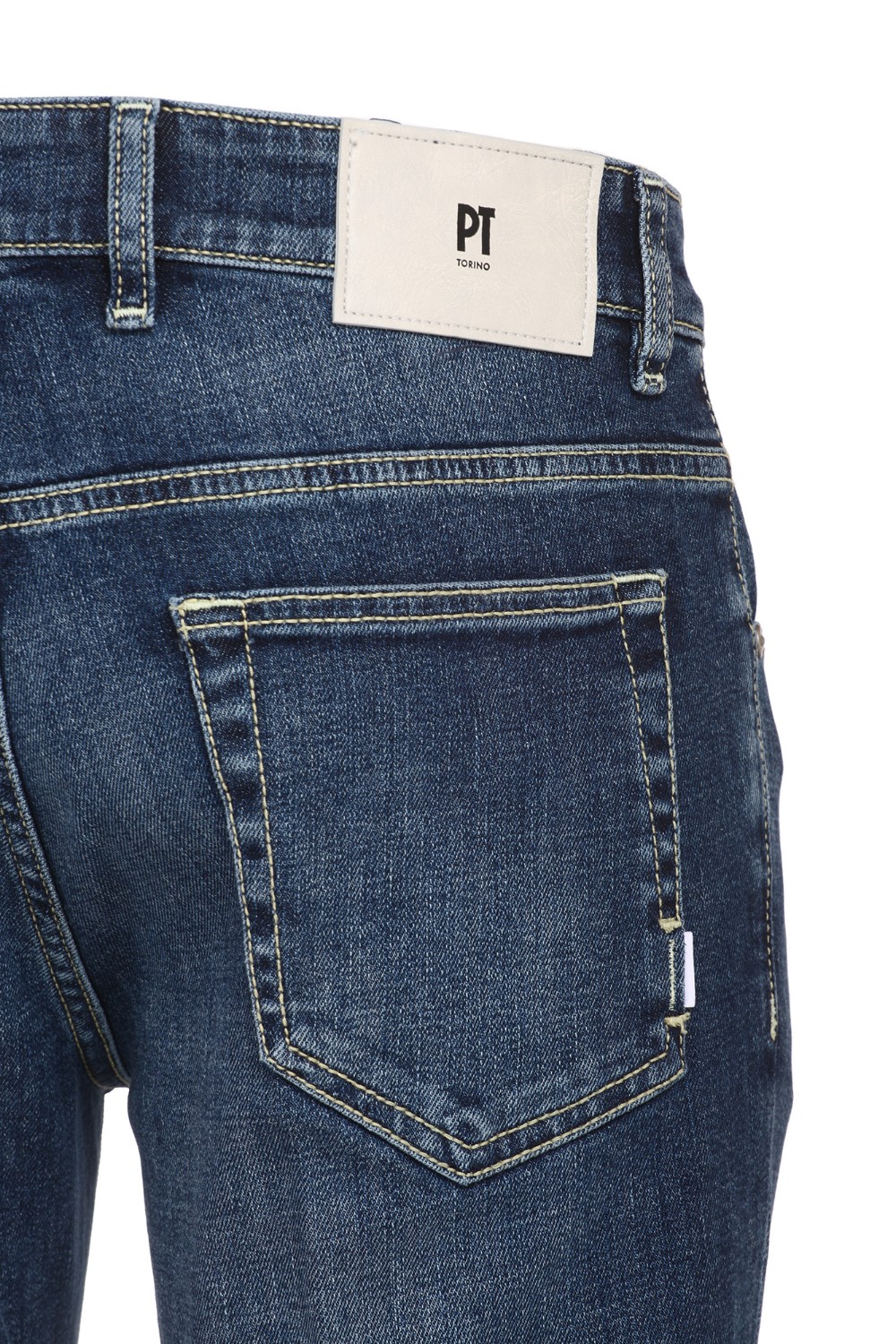 shop PT01  Jeans: PT01 denim in cotone elasticizzato.
Tasche all'americana.
Tapered fit.
Taschino orologio.
Chiusura con zip e bottone.
Cinturino in doppio tessuto.
Fondo 17 cm circa con orlo finito.
Composizione: 98% cotone, 2% elastane.
Fabbricato in Romania.. C5TJ05B30BAS TX28-MB36 number 4588945